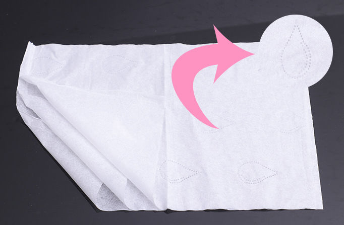 婴儿纸巾应该是彩色纸或白皮书吗？